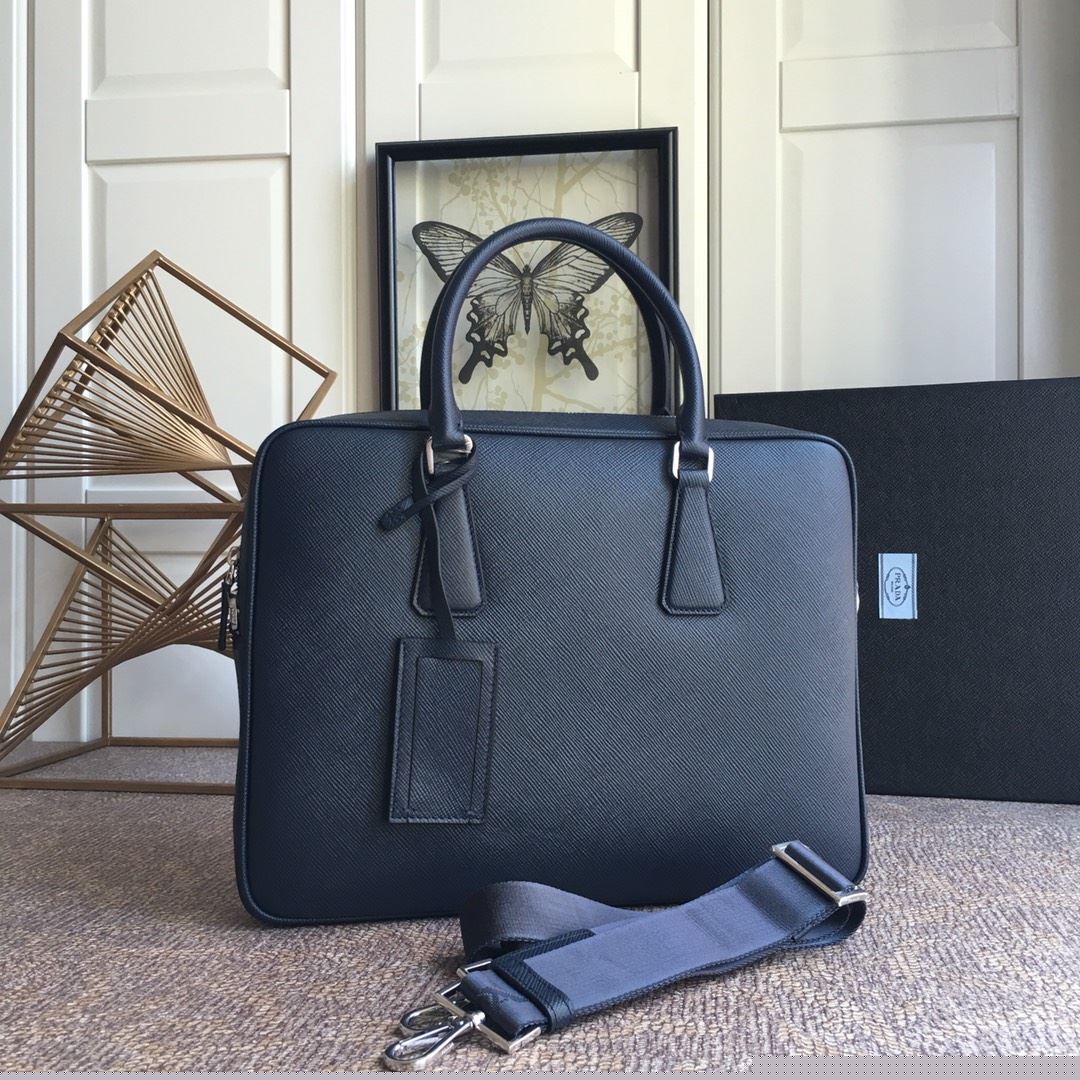 Pra*a briefcase